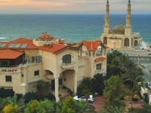 فيلا تعود لرجل الأعمال الفلسطيني، عبد العزيز الخالدي