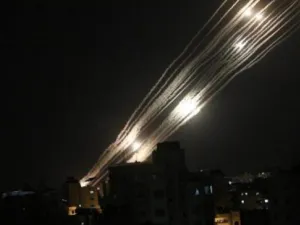 قصف صاروخي للفصائل الفلسطينية من غزة 