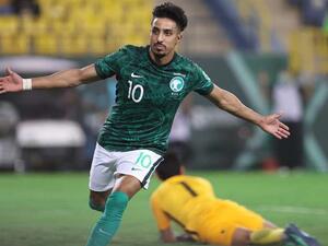 السعودية تحقق فوزاً صعباً على سنغافورة