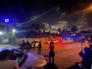 مستوطنون إسرائيليون يعتدون على أهالي "الشيخ جراح" بغاز الفلفل