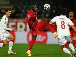 من مواجهة سابقة بين منتخبي بلجيكا والدنمارك انتهت بفوز الشياطين الحمر 4-2