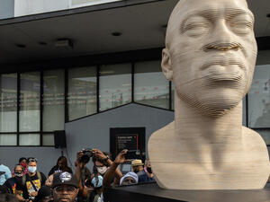 تمثال لجورج فلويد في بروكلين الأمريكية