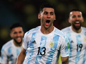 روميرو يحتفل بهدفه