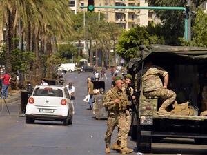 إصابة جنديين بانفجار قنبلة أثناء احتجاجات بلبنان