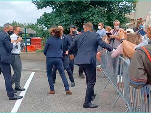 المتّهم بصفع ماكرون يمثل أمام المحكمة الخميس