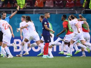 خطأ مبابي كلف فرنسا بطاقة التأهل