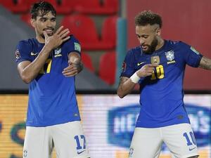 نيمار وباكيتا يقودان البرازيل للفوز