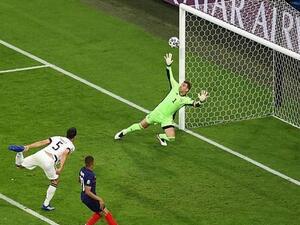 هوميلز يسجل بالخطأ في شباك فريقه