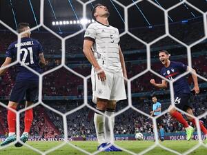 هوميلز يسجل بالخطأ في شباك فريقه