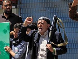 Top US military official call for peace talks