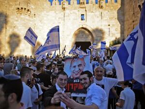 Several Palestinians injured amid clashes during controversial flag march in Jerusalem