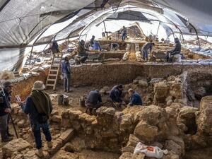 Archaeologists 