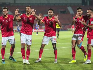 الأهلي المصري يفوز باللقب العاشر