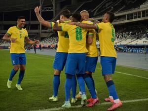 فوز صعب للبرازيل