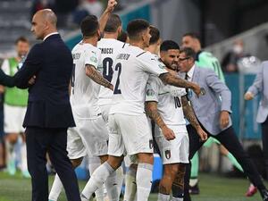 إيطاليا إلى نصف النهائي