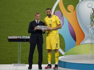 دوناروما فاز بجائزة أفضل لاعب في بطولة يورو 2020