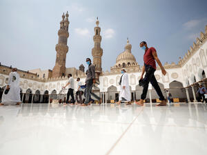  قرر المغرب حظر إقامة صلاة عيد الأضحى، "يحل يوم الأربعاء المقبل" نتيجة استحالة توفير شروط التباعد الاجتماعي
