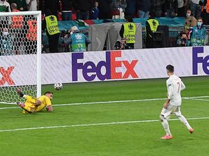 موراتا يهدر ركلة الجزاء