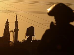 Israeli forces shoot a kid in his head