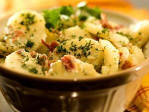 وصفات صيفية: سلطة البطاطا المسلوقة بالخضار