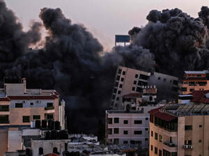 HRW interviewed in person 30 Palestinians who witnessed Israeli attacks, were relatives of civilians killed, or were residents of areas targeted. HRW also visited the site of four strikes, inspected remnants of munitions, and analyzed satellite imagery, video footage, and photographs taken following the attacks.