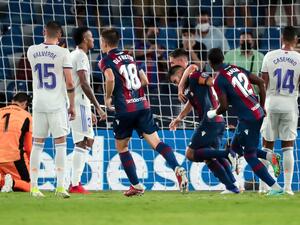 الأخطاء الدفاعية منحت ليفانتي نقطة ثمينة