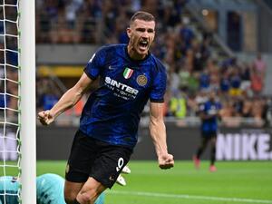 دجيكو يحتفل بهدفه