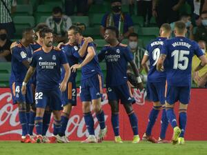 لاعبو ريال مدريد يحتفلون بهدف كارفاخال