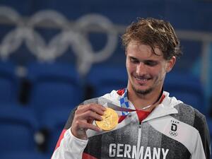 زفيريف يظفر بالذهبية