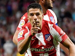 سواريز يحتفل بهدفه