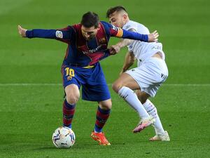 مافيو وميسي في مواجهة سابقة بين هويسكا وبرشلونة