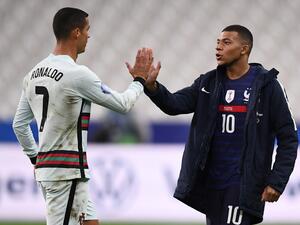 مبابي يرحل ورونالدو يأتي بدلاً منه