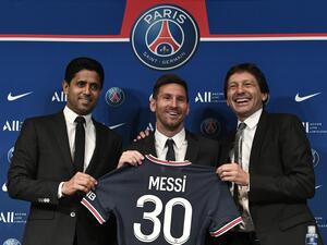 ليوناردو وميسي وناصر الخليفي