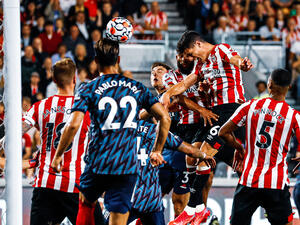 آرسنال يسقط أمام برينتفورد (المصدر: حساب برينتفورد الرسمي على تويتر)