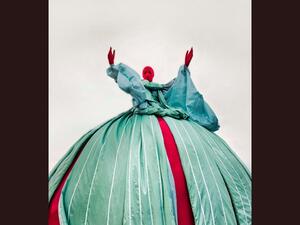 FASHION BALLS