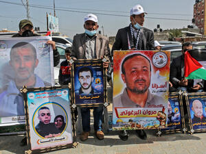 13 Palestinian prisoners continue hunger strike against Israel's administrative detention