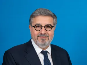 "المركز" مديراً لمزاد أسهم مستثمر استراتيجي في "ضمان"