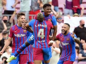 برشلونة يسحق ليفانتي بثلاثية