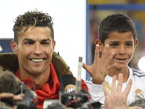 رونالدو وابنه كريستيانو جونيور