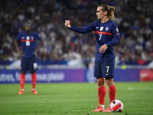 غريزمان يقود فرنسا للفوز