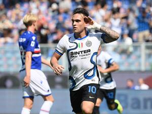 لاوتارو يحتفل بهدفه