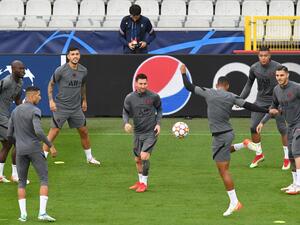 ميسي وزملاؤه خلال تدريبات باريس سان جيرمان