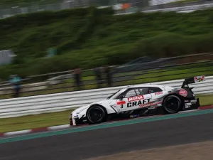 سيارات نيسان GT-R تهيمن على منصة التتويج في سوزوكا