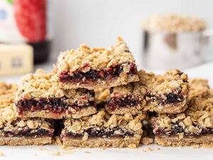 الشوفان بالتوت البري حلوى صحية وسريعة