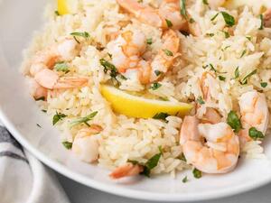 باييا الروبيان بالأرز والليمون والثوم