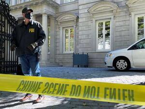 أمريكا.. مداهمة قصر يملكه روسي مقرب من بوتين