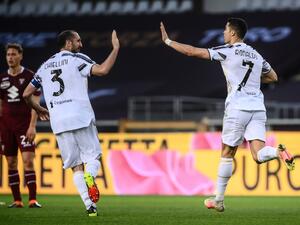 صورة أرشيفية لـ رونالدو وكييليني