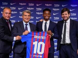 فاتي مستمر مع برشلونة حتى صيف 2027