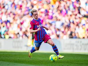 فرينكي دي يونغ (المصدر: حساب برشلونة الرسمي على تويتر)