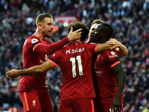 صلاح يصنع هدفاً ويسجل آخر